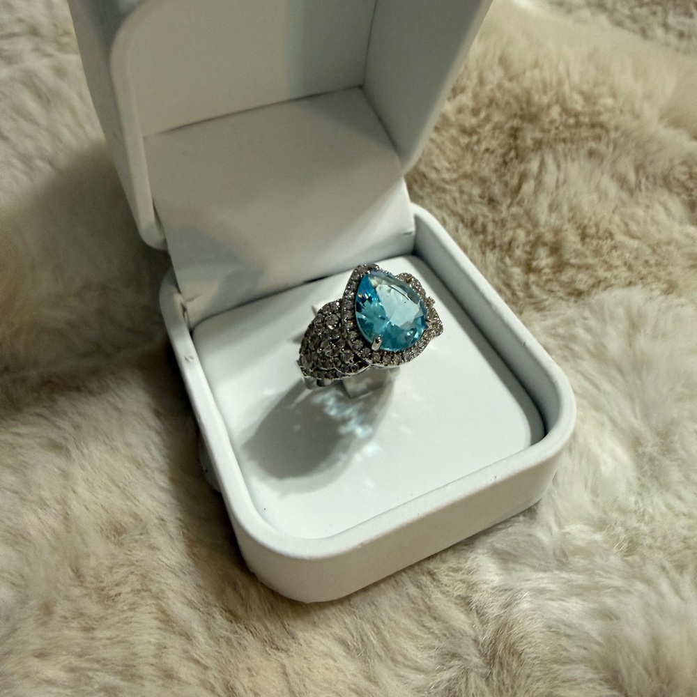 Dazzling Aquamarine Silver Ring
